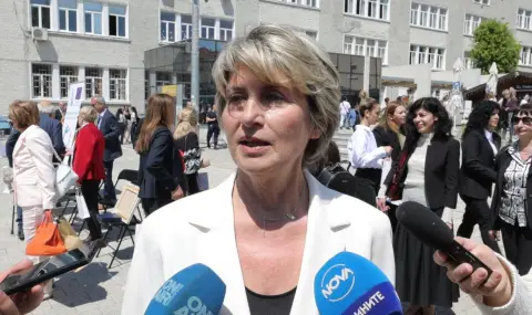 Весела Лечева: „Оставям на съвестта на госпожа Костадинова да прецени какви ще бъдат оттук нататък нейните действия" - 1