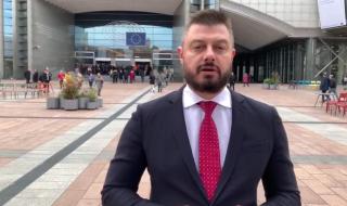 Бареков изригна: Нинова каза, че няма страшно от вируса, а сега е във ВМА и взима легло на нуждаещите се